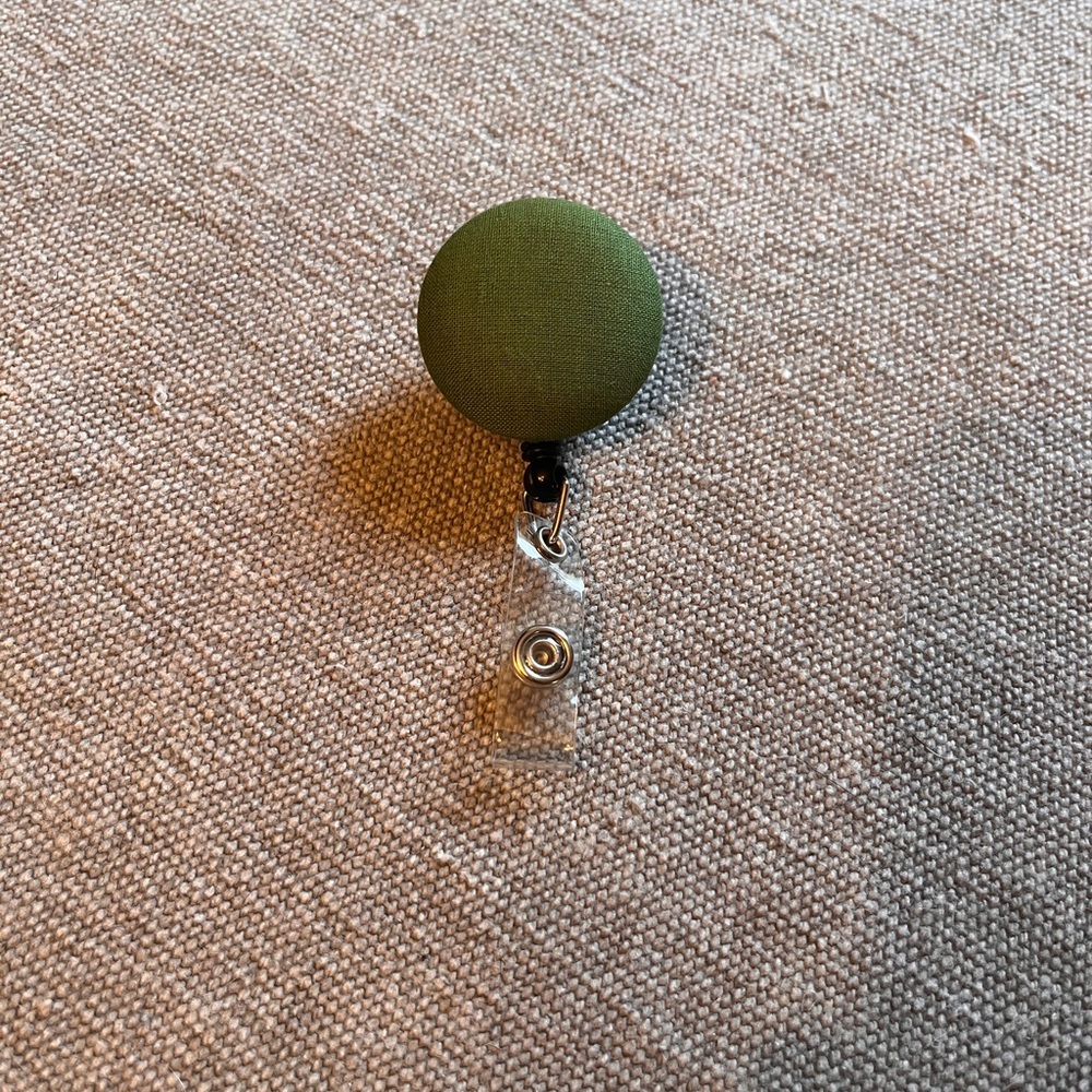 Badge reel